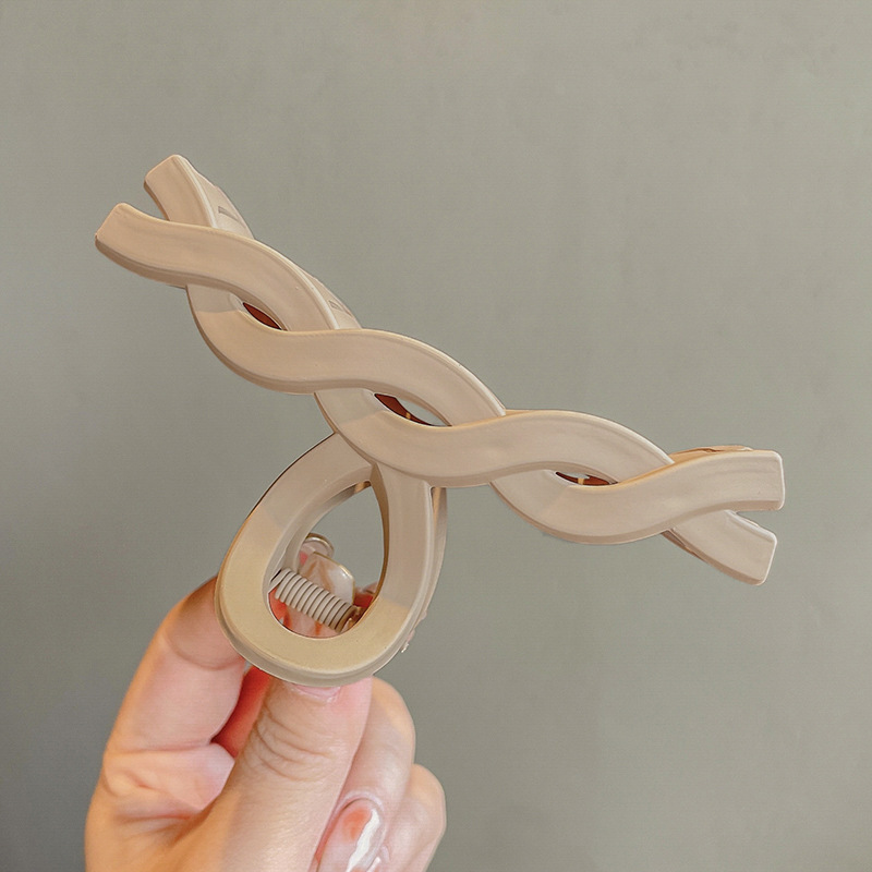 Clip de agarre de color café de alta calidad, horquilla grande, mujer 2024, nuevo estilo, volumen de cabello en la parte posterior de la cabeza, clip de tiburón, tocado, horquilla