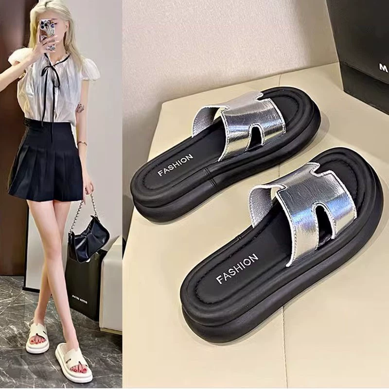 Женские летние сандалии на толстой подошве, новинка 2025 года, с юбками, модные пляжные шлепанцы в стиле интернет-знаменитостей, супер популярные.