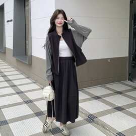 休闲撞色假两件拼接卫衣套装裙女秋季2026新款松弛感半身裙两件套