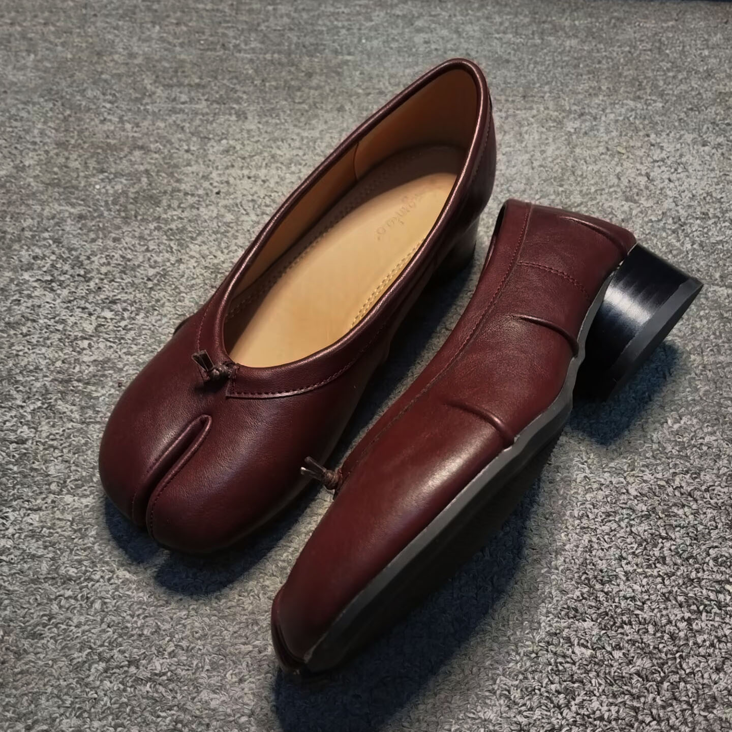 Burgundy (with pleats 3.5)