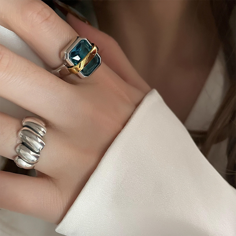 Geometric Twist Square Adjustable Band Ring In Two-tone Alloy_voghion.com