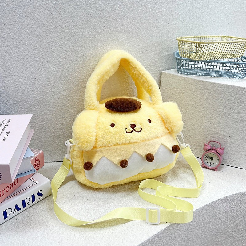 Venta al por mayor de fábrica bolsa de felpa juguete bolsa de mensajero Kulomi peluche de oso de fresa bolso japonés Sanrio