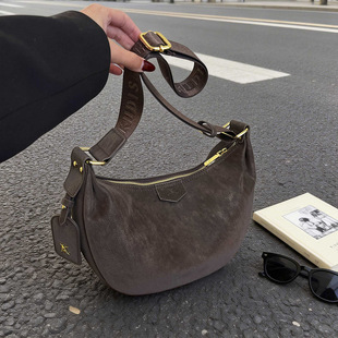 ����Ů��С���OӋ�¿�r�аٴ�μ�����e����б����߼�����Ӱ�