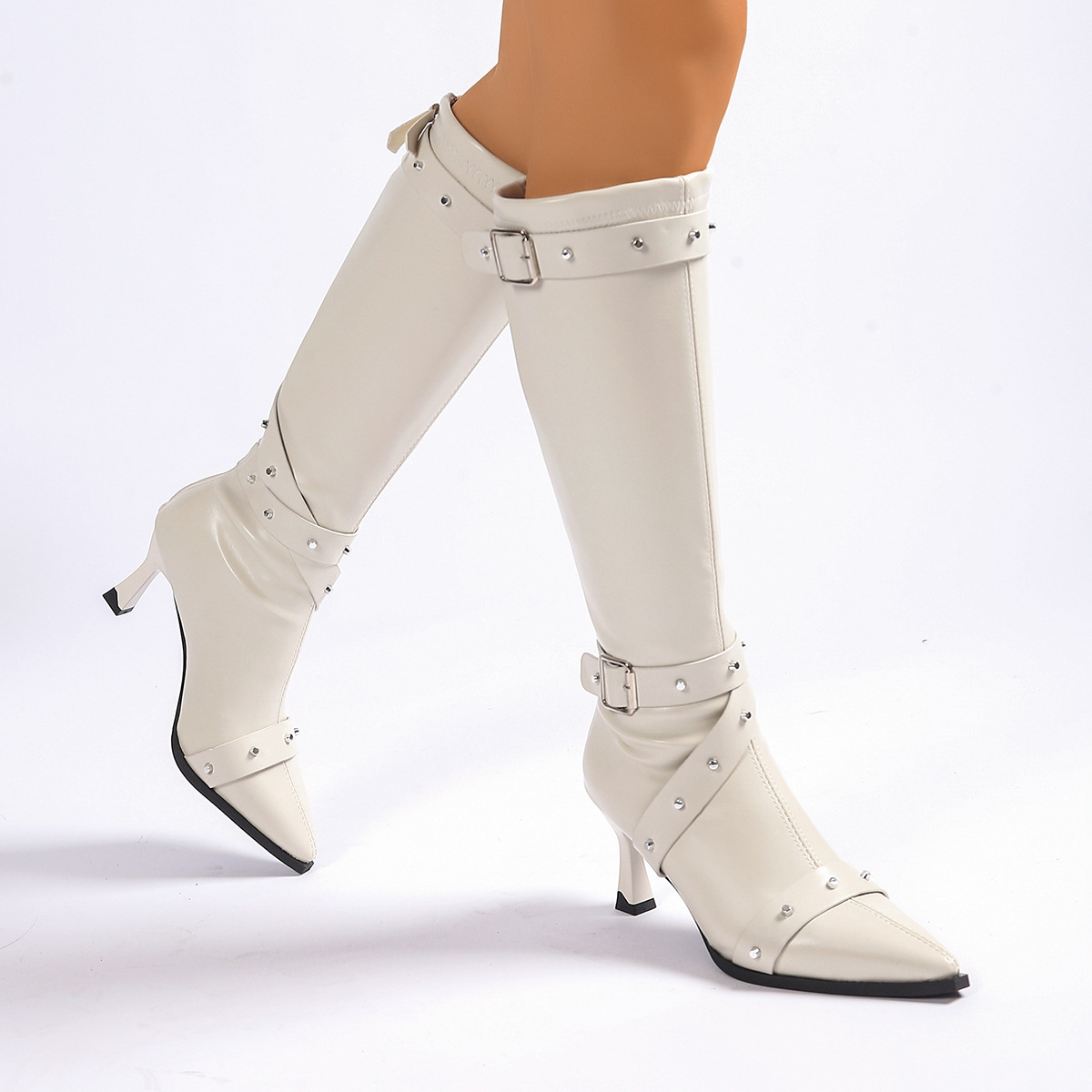 Plus Size Spitz zulaufende Schnallenstiefel mit hohem Absatz für Damen, schlankmachend, modisch, hoch geschnitten, mit Nieten, Herbst-Neuheit_voghion.com