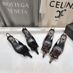 �߶��¿�߸����^��Ь��z�ֹ�õ�廨������Ь�r�аٴ�͹����eЬ