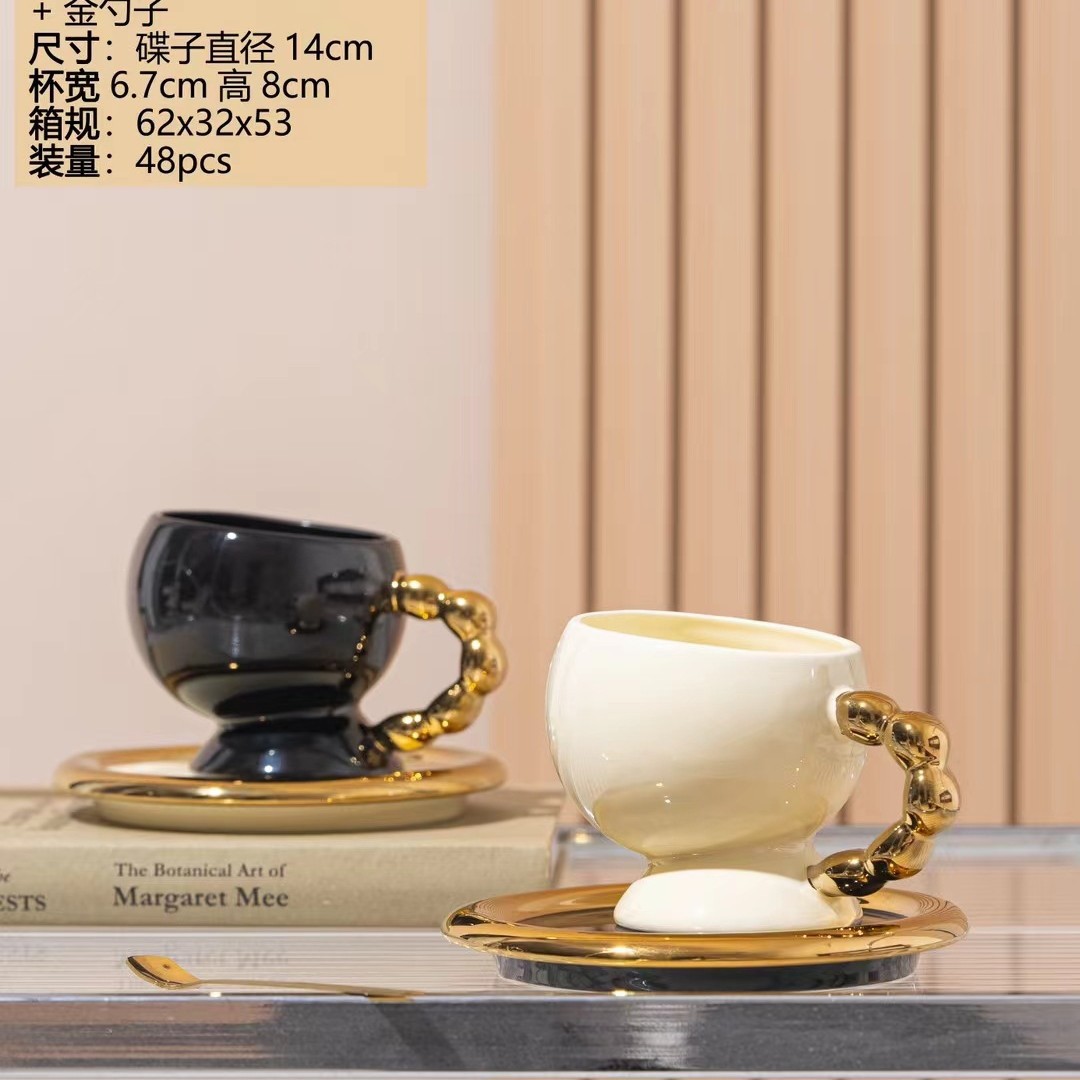 Creativo y lujoso estilo nórdico blanco y negro taza de plato taza de marca taza de café de cerámica taza de alto valor de la cara taza de mango galvanizado