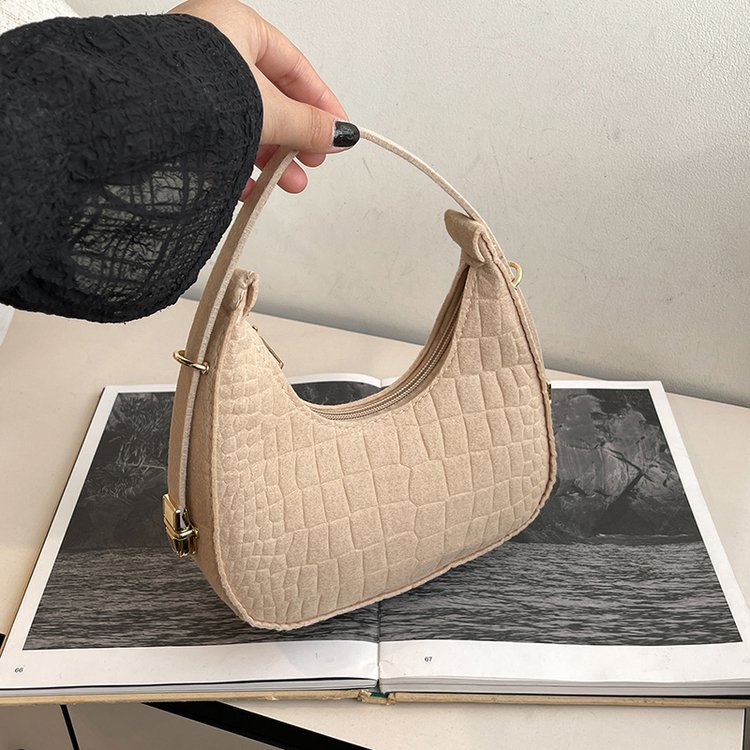 198g Weight Nylon Lining Material Sewing Thread Fashion Element Zipper Closure Type Single Shoulder Strap Strap Type Handbag Bags Type Holiday, Daily Occasion Polyester Material Solid Color Pattern All Seasons Season Women's Gender Classic Style, Streetwear Style Square Shape Medium Size Women's Medium Polyester Solid Color Classic Style Streetwear Sewing Thread Square Zipper Handbag 5