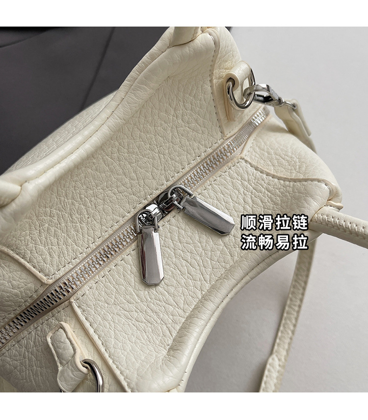 This is a unique, stylish and casual women's bucket bag for the summer of 2025. It's a Korean style single-shoulder crossbody women's bag with a sense of fashion undefined