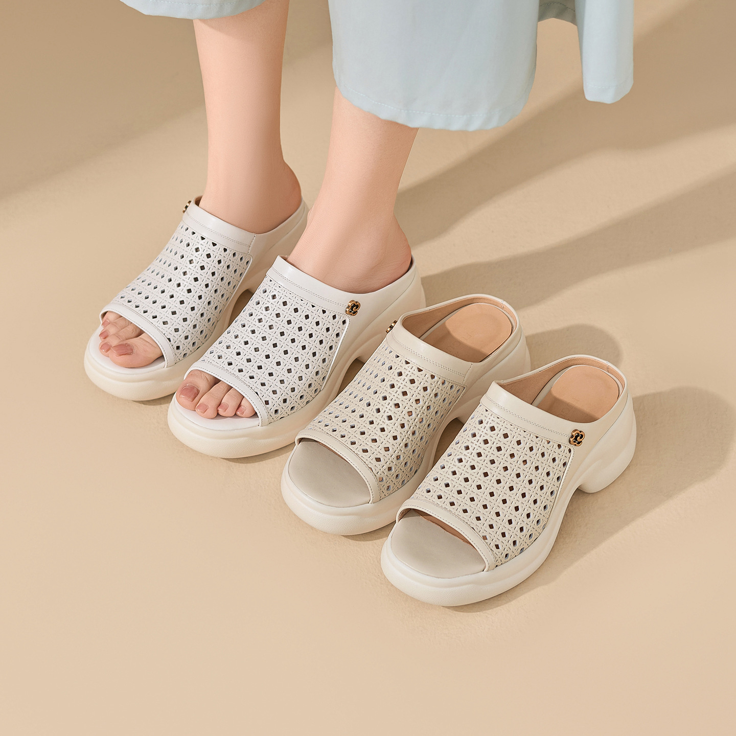 Dép sandal nữ da bò đục lỗ đế bánh xốp dày gót cao nhẹ — màu trắng ngà
