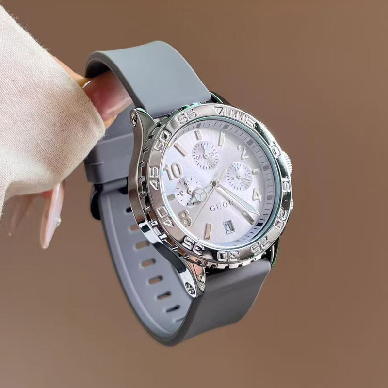 2025 New Watch Wholesale Large Dial Women's Niche Design Silicone Strap Women's Model Internet Celebrity Live Broadcast Kuaishou