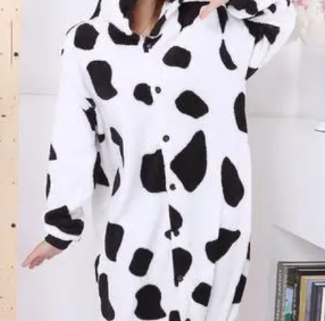 Pijamas transfronterizos al por mayor de fábrica Labubu pijamas femeninos de una sola pieza de dibujos animados pijamas de animales de franela Capibala