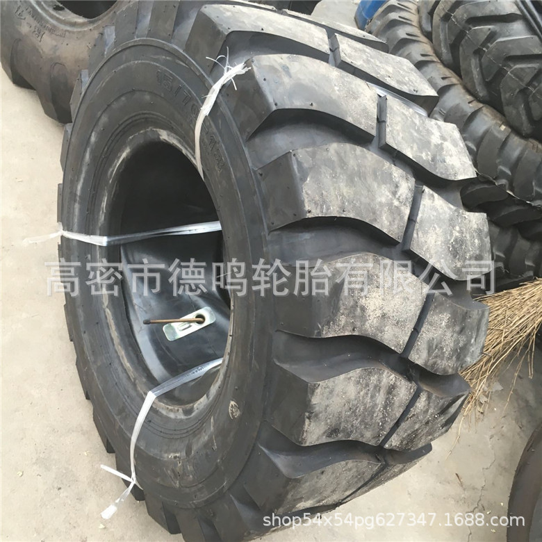 Suministro de fábrica Lufei cargador maquinaria de ingeniería neumático 15/70-18