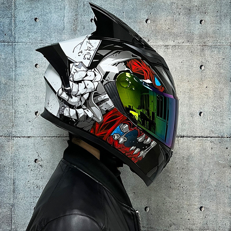 백색광마 컬러거울 + 검은 꼬리 + 뿔