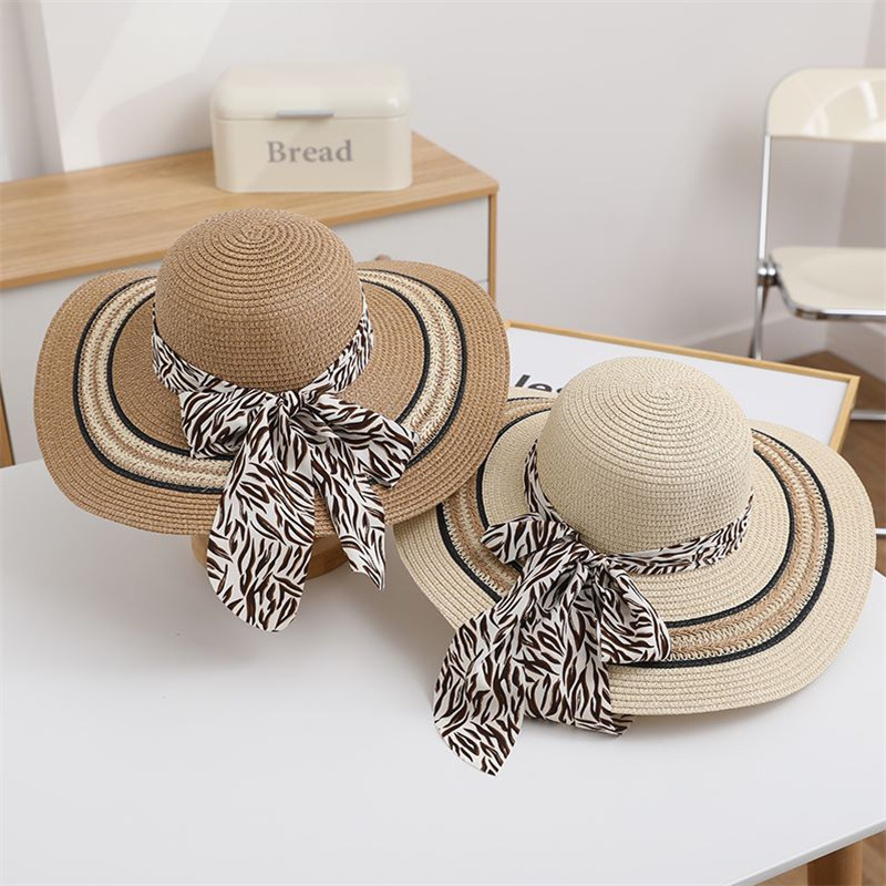 Women's Elegant Simple Style Color Block Printing Flat Eaves Straw Hat display picture 1