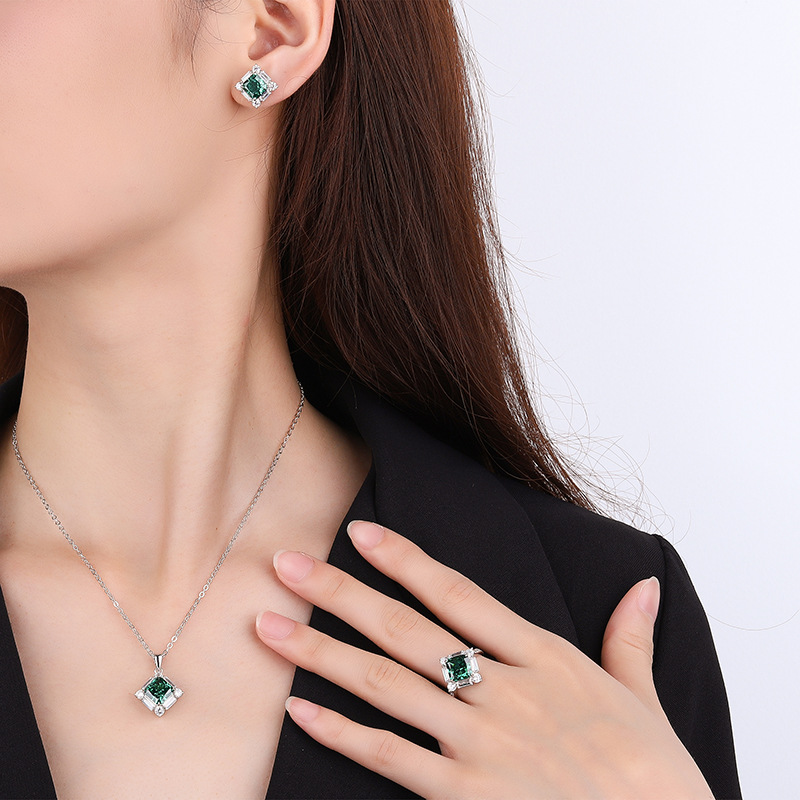 S925 Silver High Carbon Emerald Diamond Princess Square Diamond Set 11 O1CN01chKksj1L13B4NXDeC !!2206924521238 0 cib