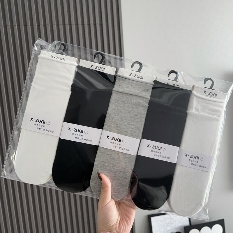 Autumn and Winter New Women's Straight Dot Long Cotton Socks with Heels and Bowknots