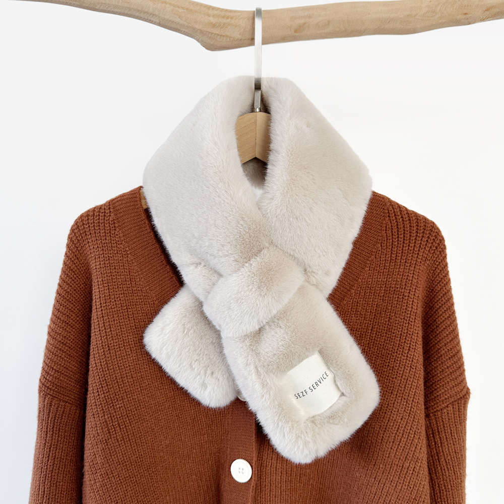 Sciarpa donna in peluche incrociata morbida e calda invernale_voghion.com