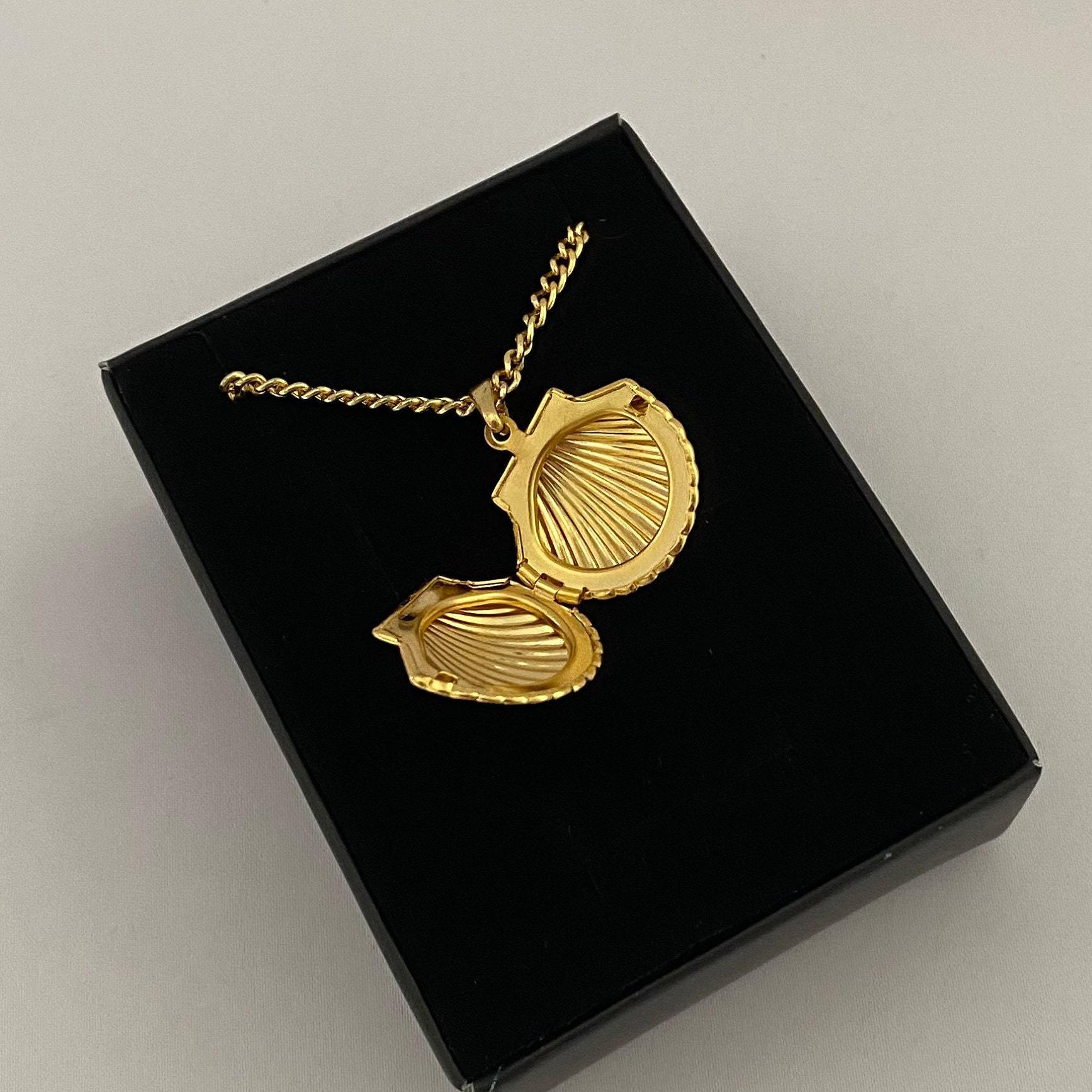 Women'S Gender Fashion Shell Titanium Steel Copper Plating Pendant Necklace