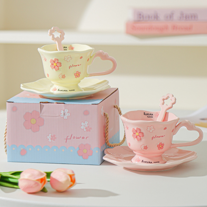 Alto valor de la cara flor de cerezo relieve taza de marca personalidad creativa de la chica corazón de cerámica casera taza de agua taza de café plato regalo de mano