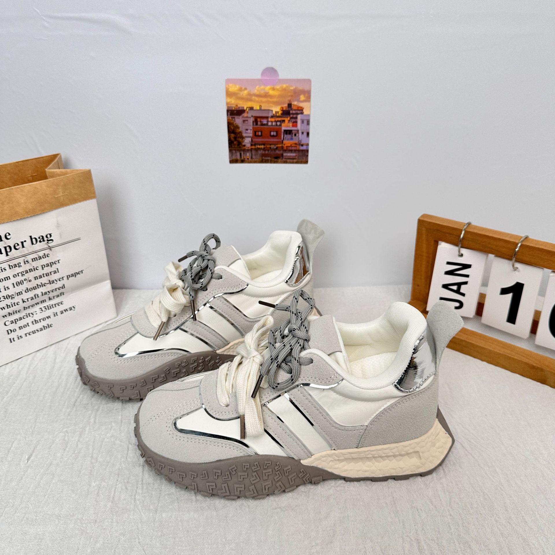 A9904 plantilla de látex/aumento interior de suela gruesa zapatos de papá zapatos de mujer diseño de nicho 2025 nuevas zapatillas de deporte explosivas image 3
