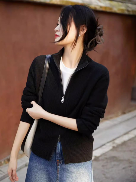 Demi-season cardigan with zipper for leisure