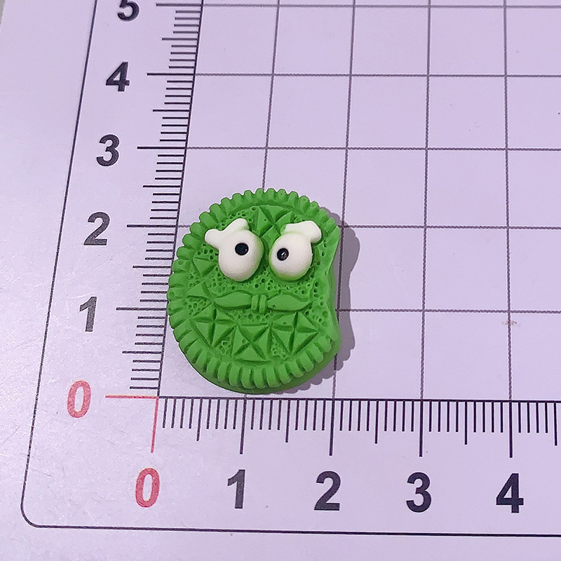 Caricatura extraña emoji galletas accesorios de resina DIY pegamento crema caja de teléfono móvil botón de zapato joyería parches galletas de carbón