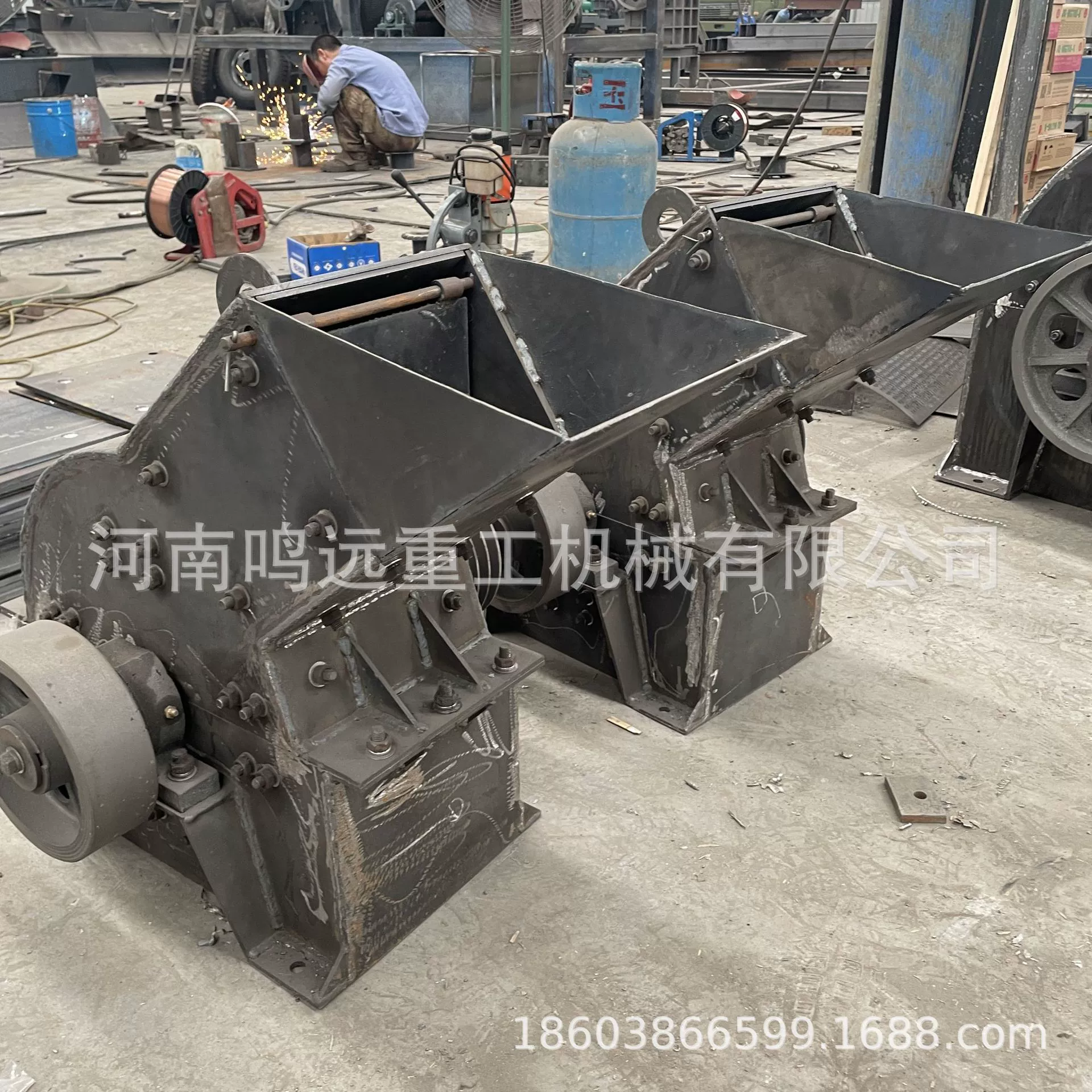 Кирпичная дробилка галька машина для производства песка гранитная молотковая дробилка речная галька небольшая молотковая машина