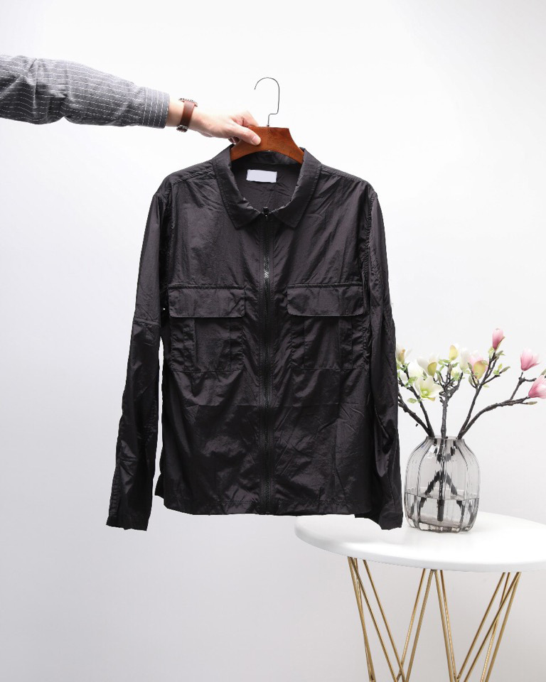 24 Nueva primavera y otoño chaqueta hombres y mujeres casual versátil campus estilo metal nylon chaqueta impermeable