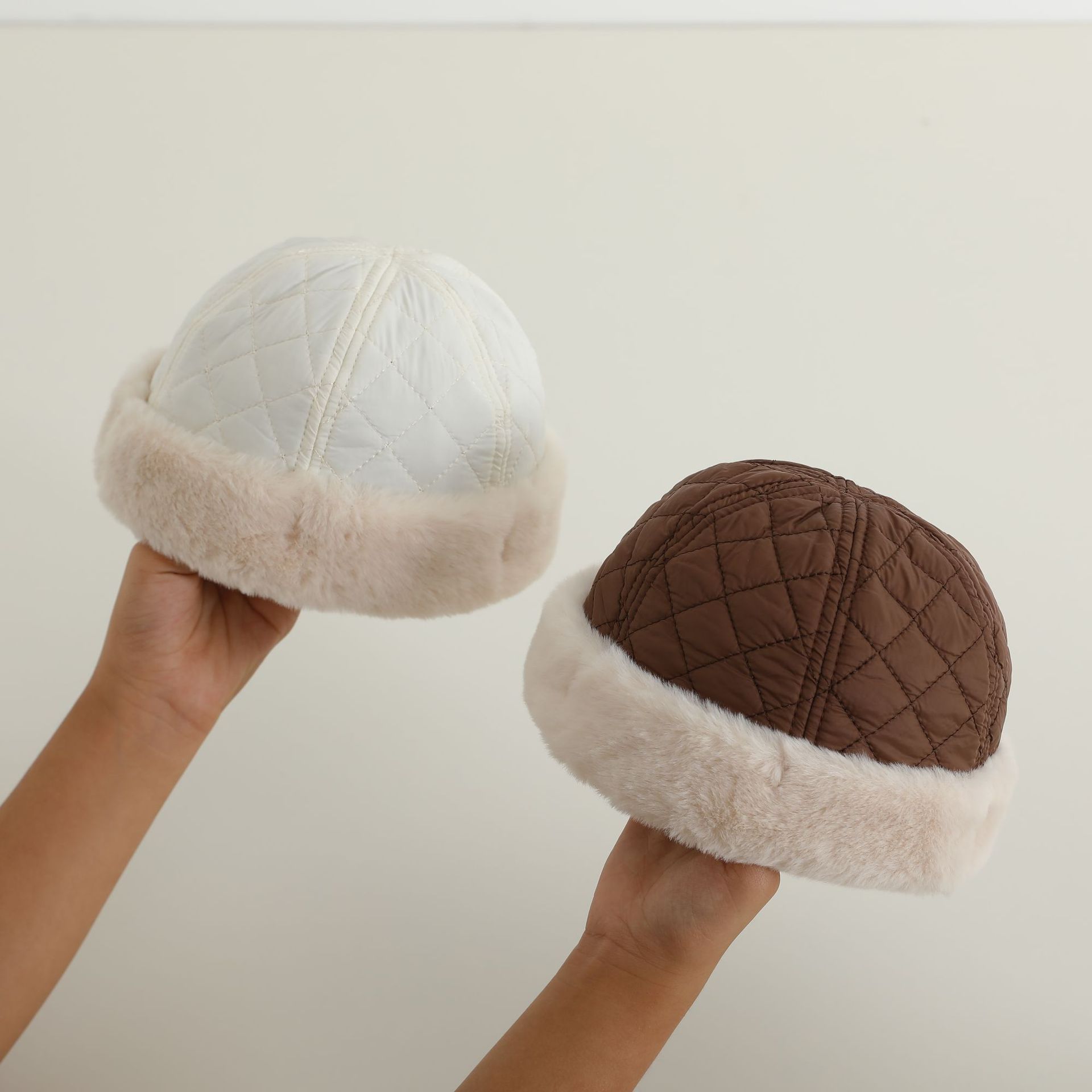 Sombreros para bebés primavera y otoño invierno súper lindos bebés calientes niños niñas gorras de propietarios de la tierra niños lindos gorras de moda