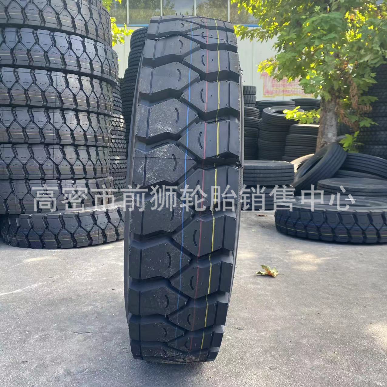 工厂家供应银宝高端载重轮胎1000r20 1100r20 1200r20矿山轮胎