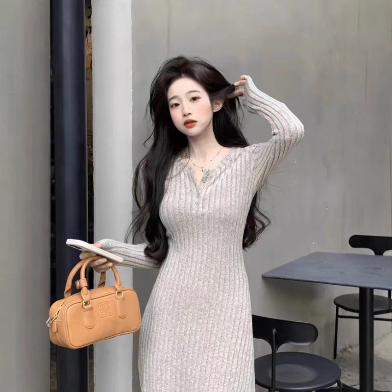 Autumn and Winter 2026 New French-Style Elegant Black Long Dress, Base Sweater Dress for Women, Petite Knitted Dress