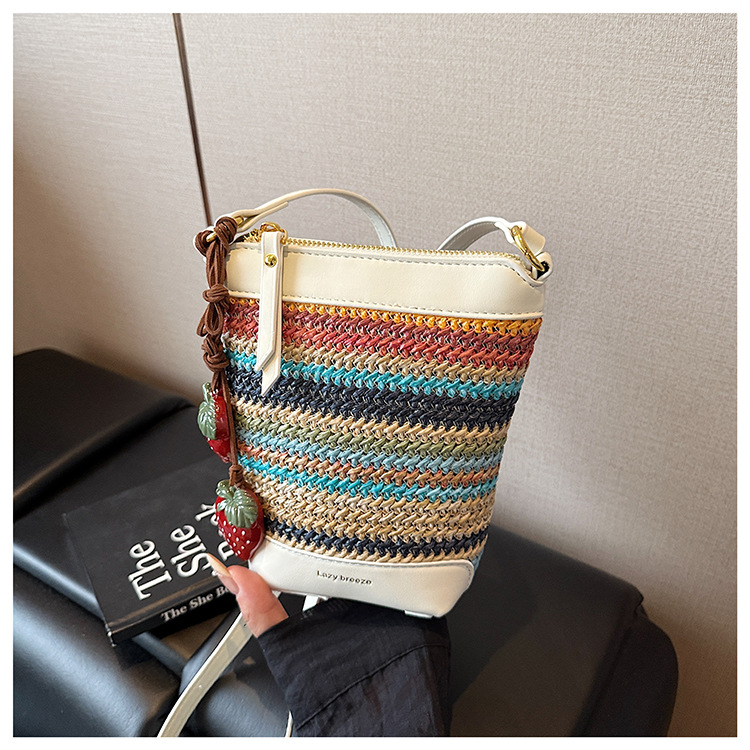 In the summer of 2025, there are new fashionable and fresh woven handbags, bucket bags, shoulder bags, underarm bags and women's bags undefined