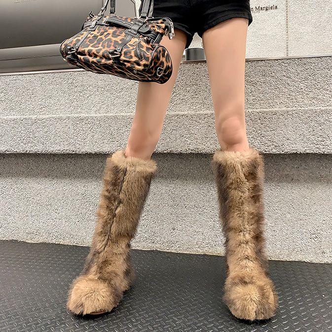 Boot nữ cổ cao lông thỏ dày dặn, đế dày, phong cách cá tính — Ống ngắn lót đơn