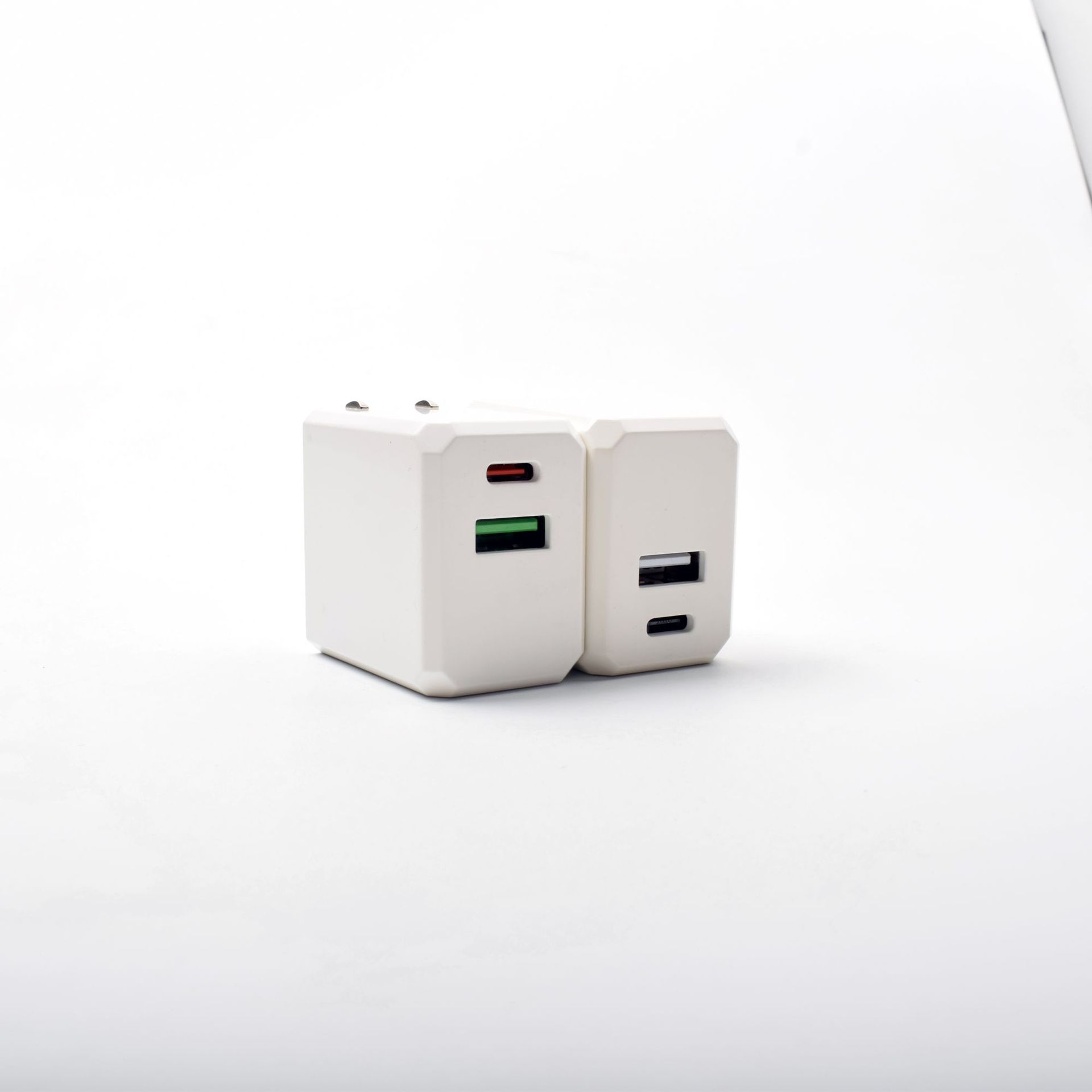 GaN 30W氮化镓充电头双口手机充电器A+C2口苹果快充头欧美英澳规