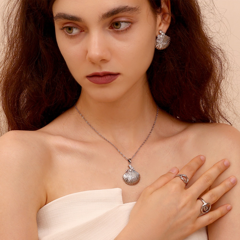 Scallop With Starfish Bow Stainless Steel Pendant Necklace