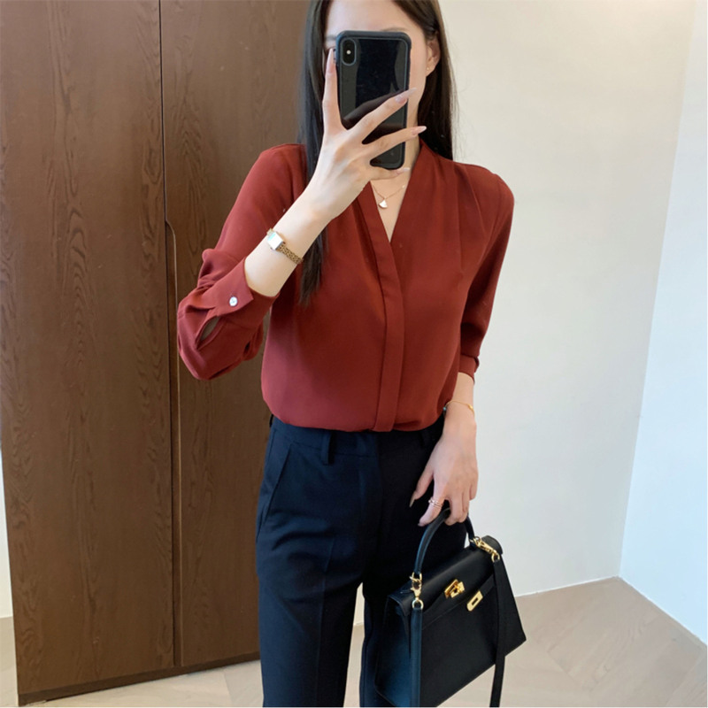 French elegance! Workplace Commuter Draped Silky V-Neck Dark Placket Shoulder Heavy-Work Pleated Long-Sleeved Shirt Women's Autumn