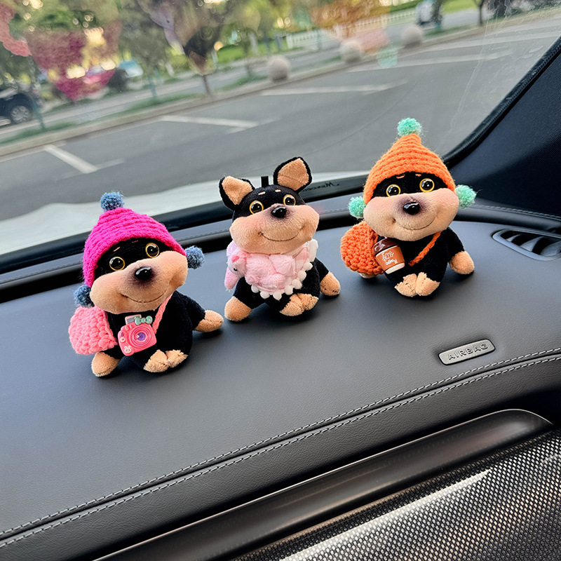 Accesorios de coche de abeja y perro adornos 2025 nuevos accesorios de decoración de coche consola central de coche panel de instrumentos linda mujer