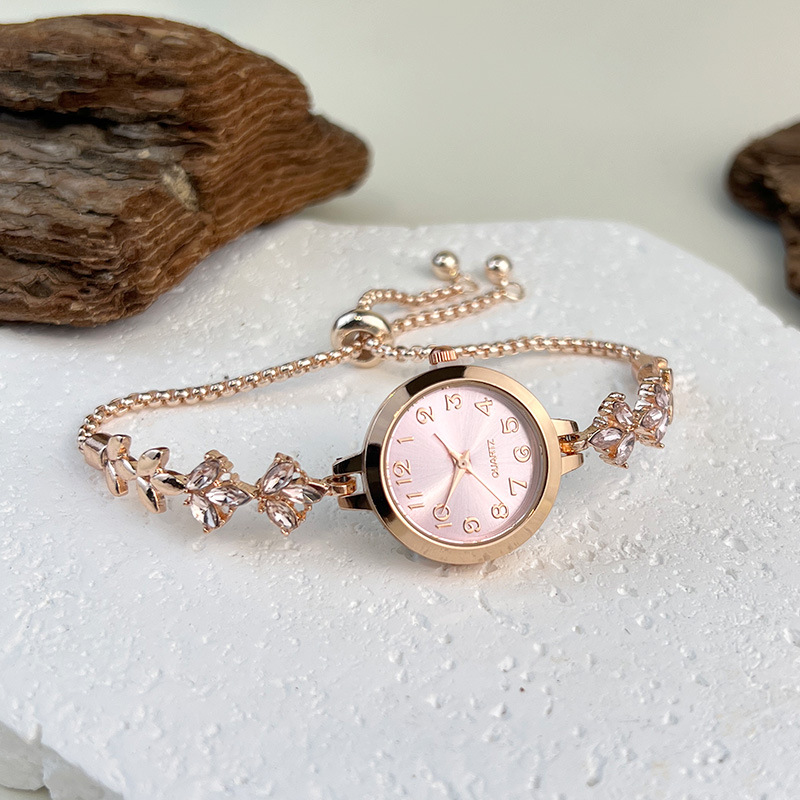 Reloj de cuarzo elegante para mujer con pulsera de estrás_voghion.com
