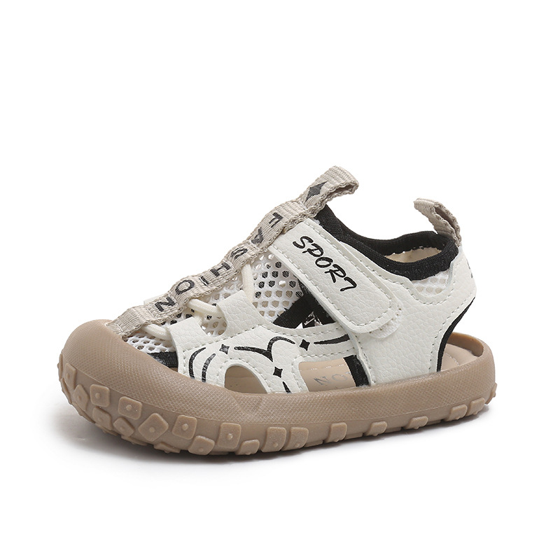 Sandalias deportivas de moda para niños estilo neumático, modelo nuevo de verano 2026, sandalias casuales de punta cerrada para niñas, sandalias para bebés que empiezan a caminar