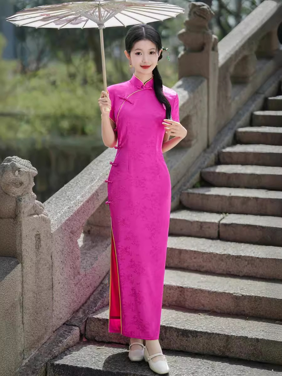 Red long lightweight retro cheongsam