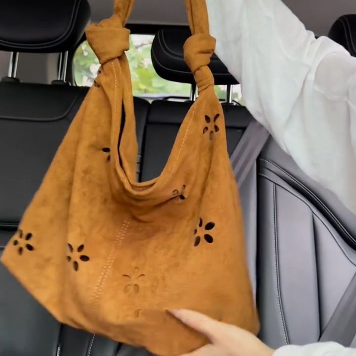 Korean Style Lazy Suede Hollow-Out Underarm Bag For Women 2025 New Retro Large Capacity Shoulder Tote Bag - Thumbnail 3
