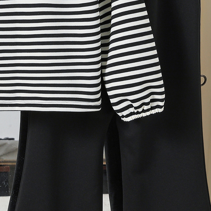 Mädchen Set Aus Gestreiftem Oberteil Mit Revers Und Hose_voghion.com
