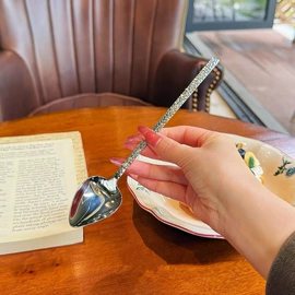 烹饪勺铲;保鲜盒、饭盒;勺、调羹