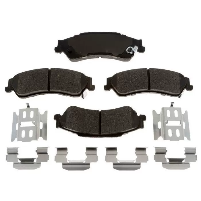 适用雪佛兰陶瓷半金属刹车片厂家直供汽车制动片批发D729