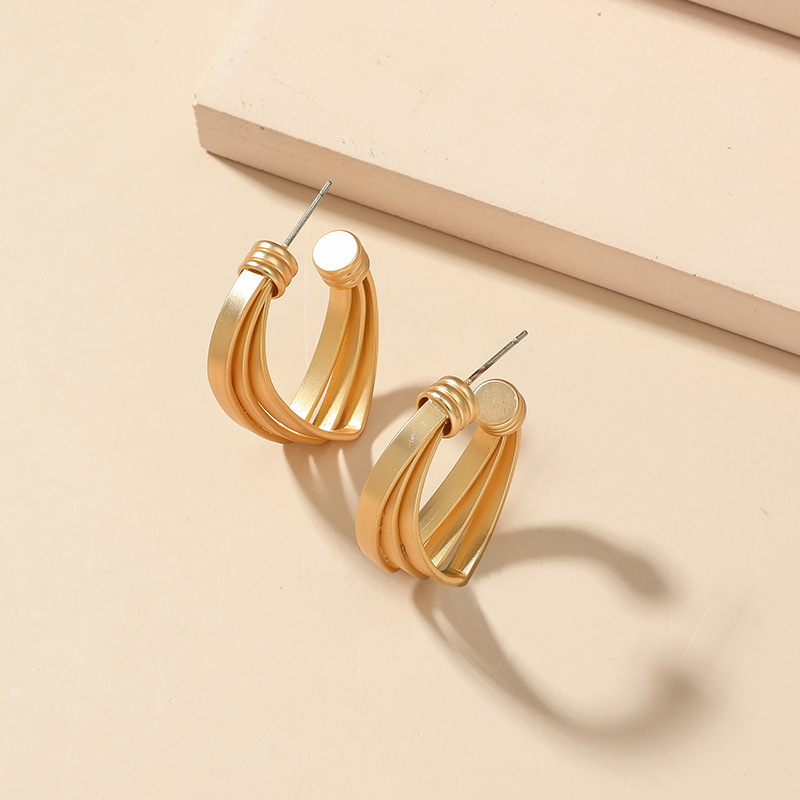 French Style Retro Minority Creative Design Exaggerated Earrings 2021 Fashionable New Simple Temperament Multi-layer Geometric Earrings display picture 2