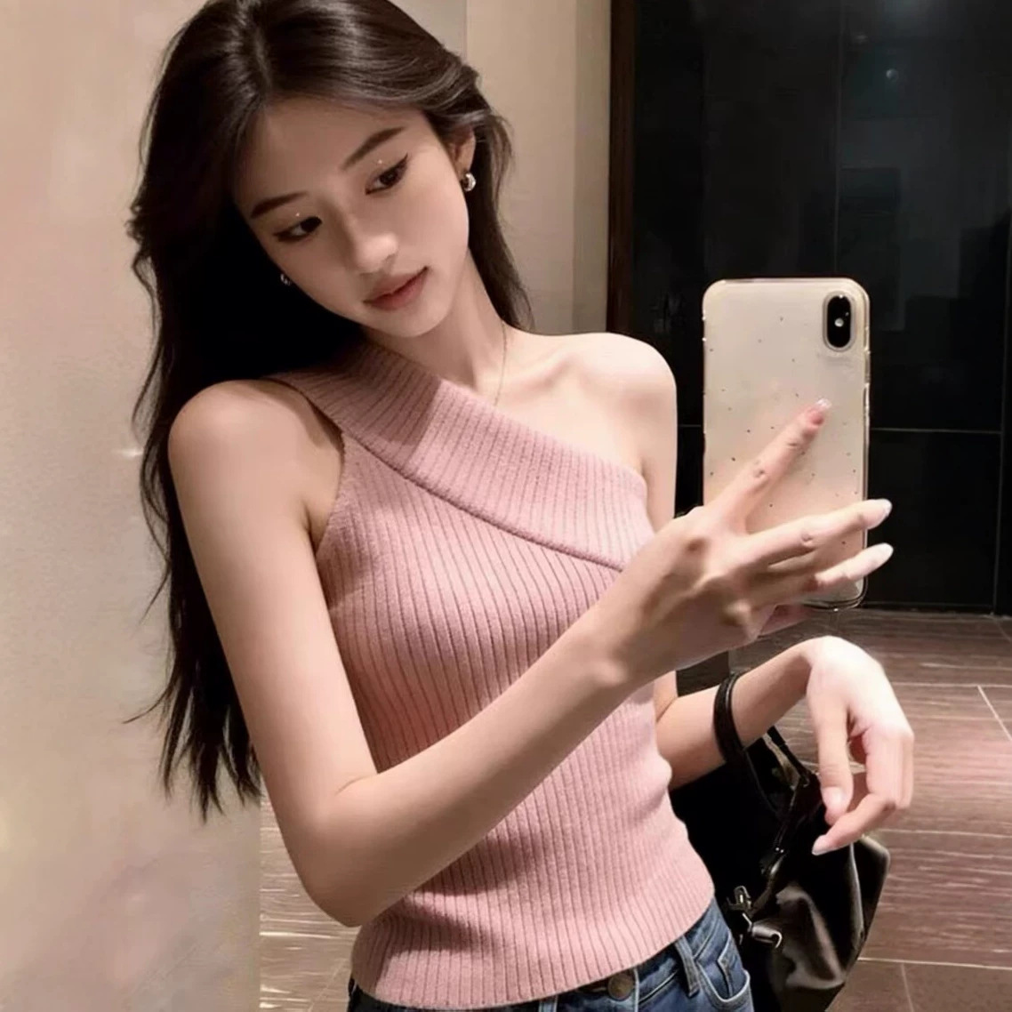 Áo ba lỗ nữ vai trễ phối dây đan chéo, phom ôm sát, kiểu dáng không tay mặc trong hoặc ngoài — màu hồng chi tiết 4