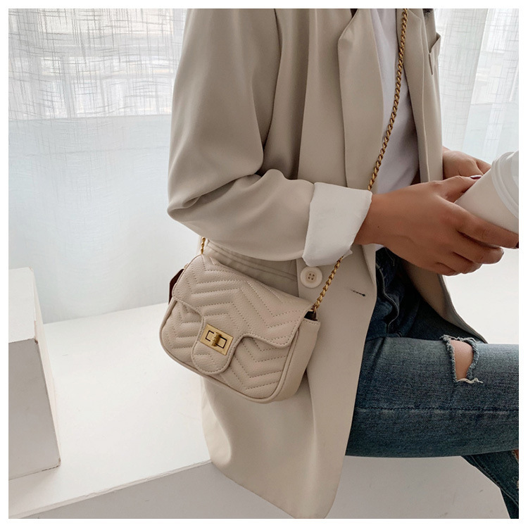 Textured small bags for women 2023 new bags Korean style fashion casual one-shoulder crossbody lock chain small square bag_voghion.com