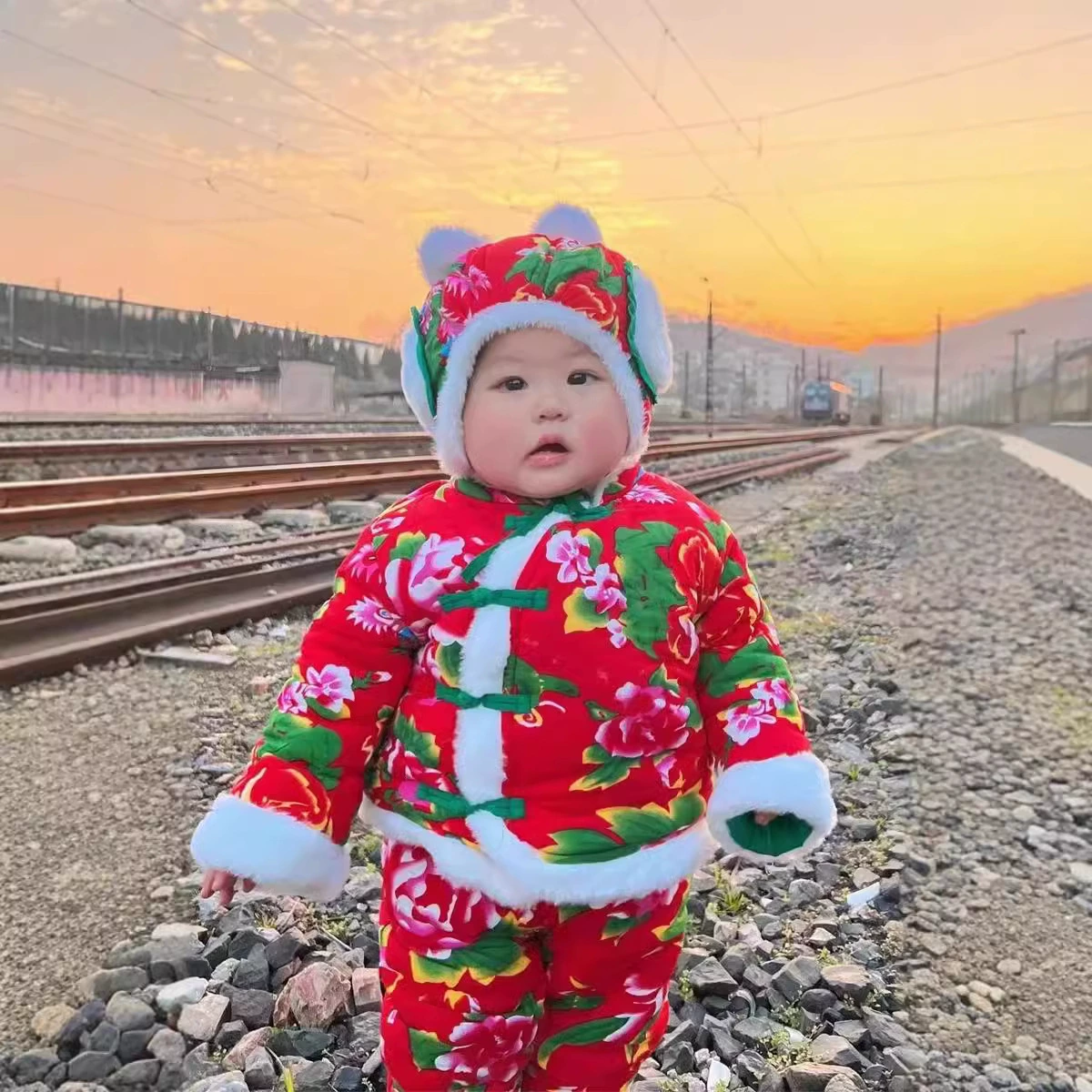 Северо-восточный большой цветочный набор хлопчатобумажной куртки для детей