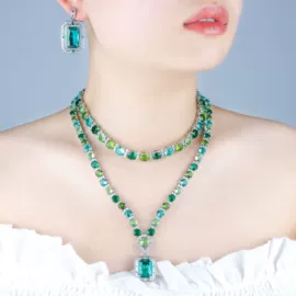 耳钉;耳环;项链