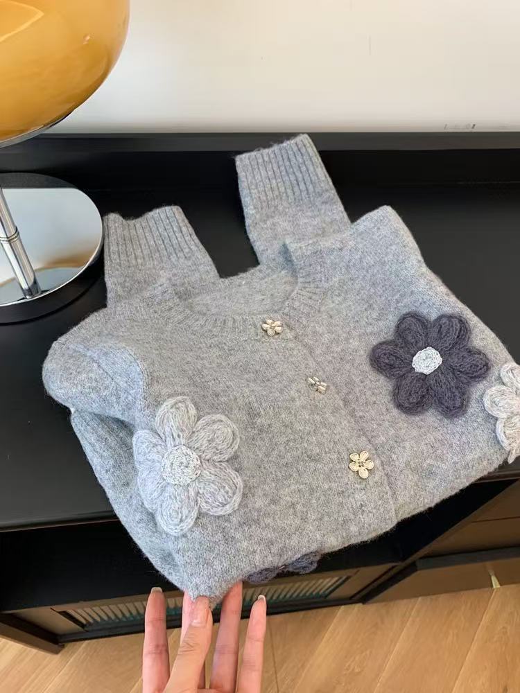 Áo khoác cardigan len dệt kim mềm mại màu xám nữ thiết kế độc đáo — xám